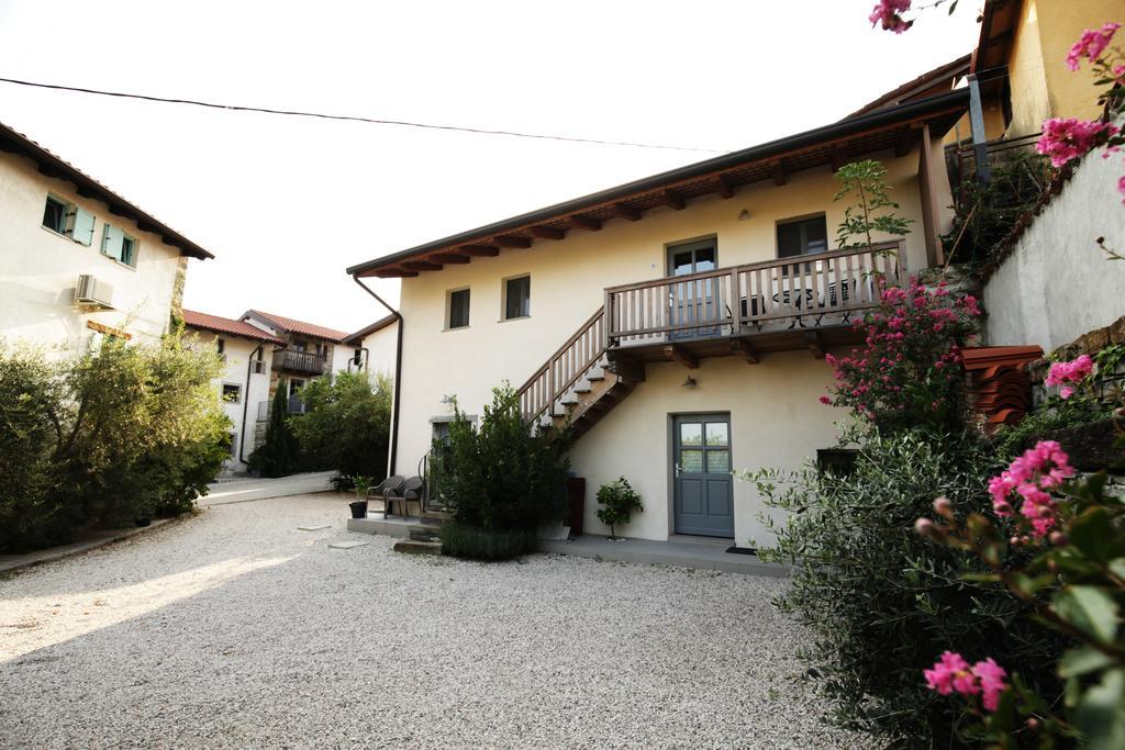 Dvor Apartments&Rooms Dobrovo Exterior foto