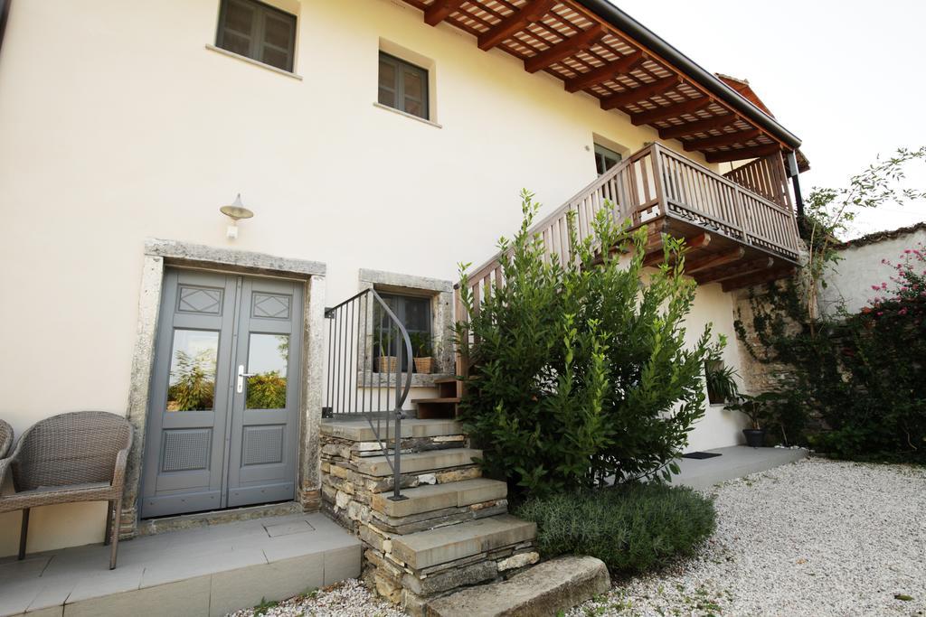 Dvor Apartments&Rooms Dobrovo Exterior foto