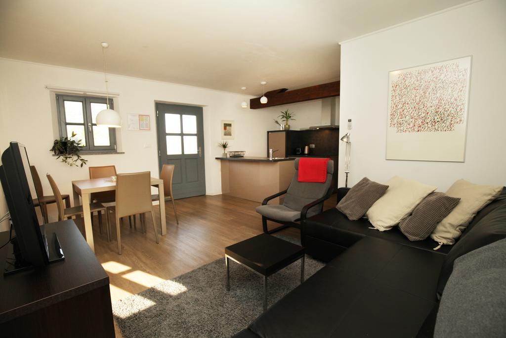 Dvor Apartments&Rooms Dobrovo Exterior foto